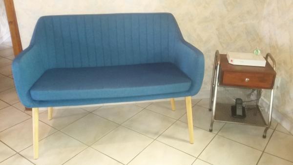 Splendido e resistente tavolino, si adatta bene a tutti gli interni